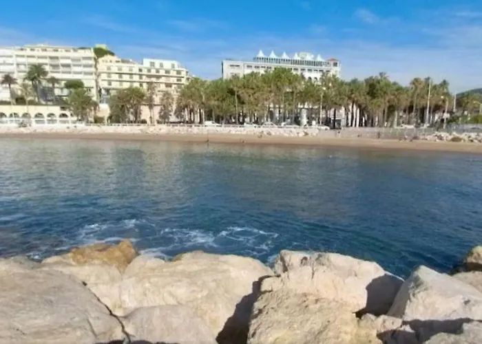 Beau Meuble 3 Pieces 60 M² Le Suquet Daire Cannes